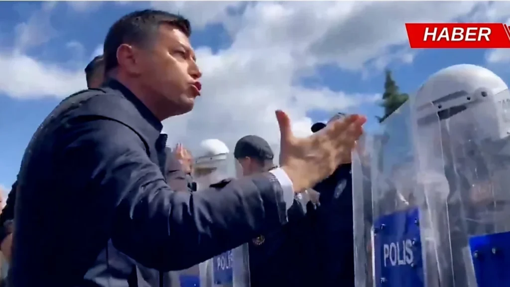 Acar Ünlü’den Polis Müdahalesine Sert Tepki!