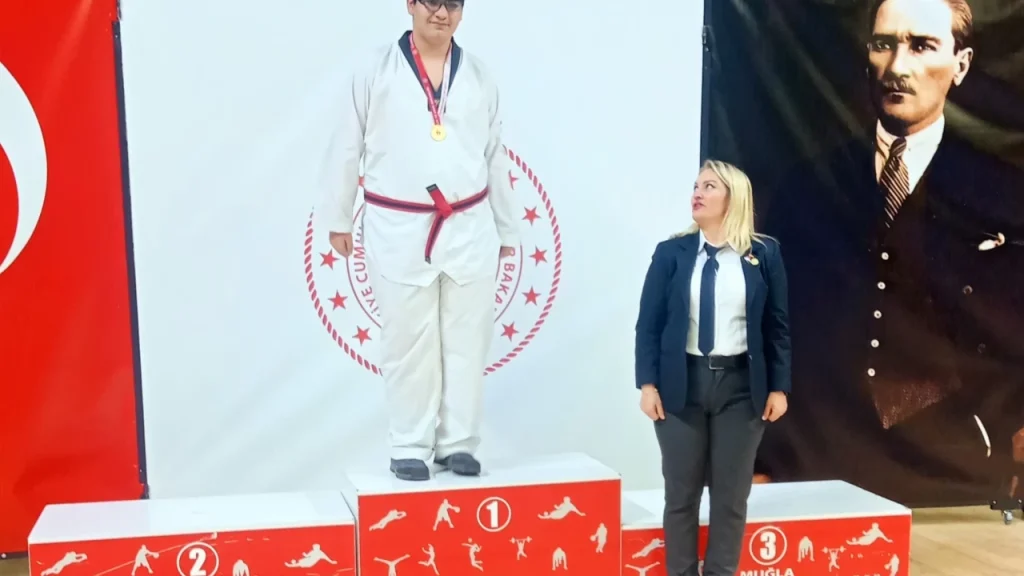Sporcularımız Yıldızlar Taekwondo Müsabakasından Madalyalarla Döndü!